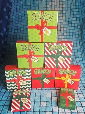 2025 McDonald's Happy Meal - The Grinch - Full Set Never Played With Or Used